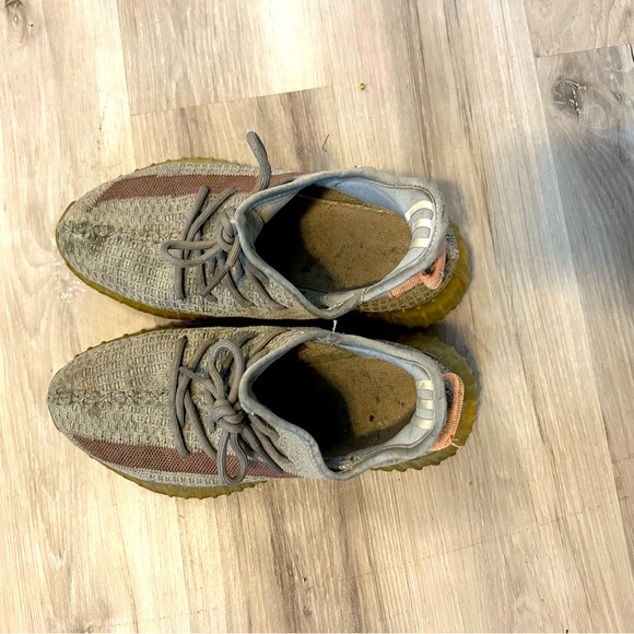 Yeezys grey - Picture 3 of 3